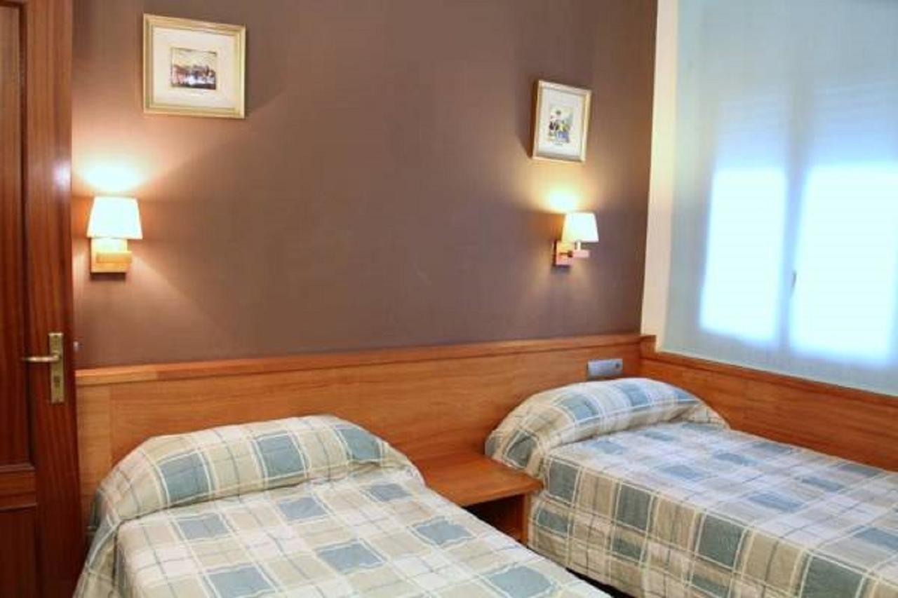 Hostal Fonda Galicia Кардедеу Экстерьер фото