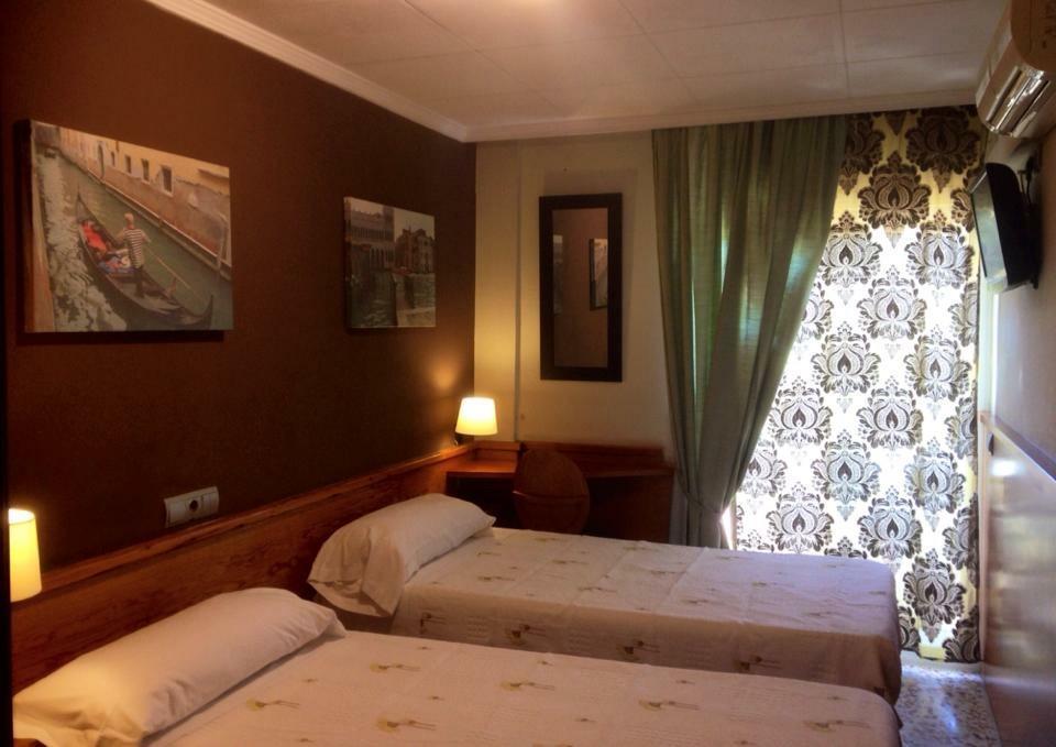 Hostal Fonda Galicia Кардедеу Экстерьер фото