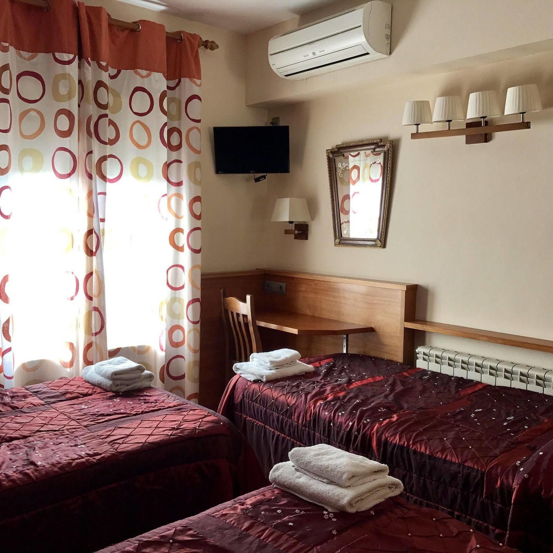 Hostal Fonda Galicia Кардедеу Экстерьер фото